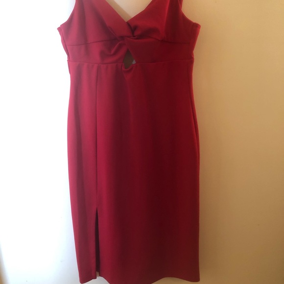 Little red dress! - Picture 2 of 3